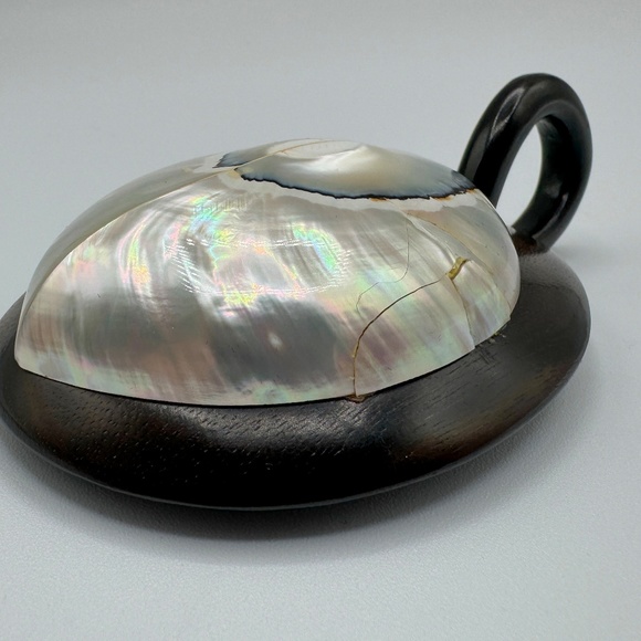 Catherine Noll Vintage Luxury Wooden Necklace and Shell Pendant - Picture 4 of 5